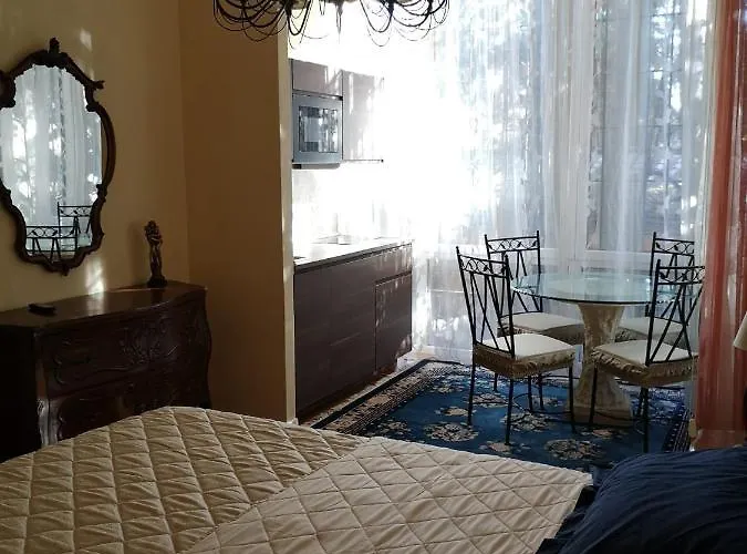 Akire Nocleg ze śniadaniem 4*